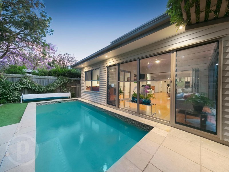 32 Dan Street, Graceville QLD 4075