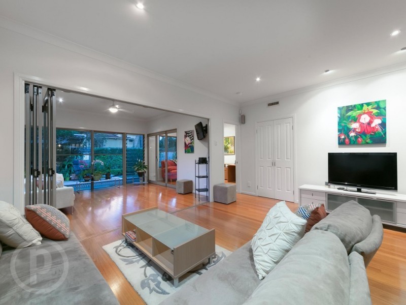 32 Dan Street, Graceville QLD 4075