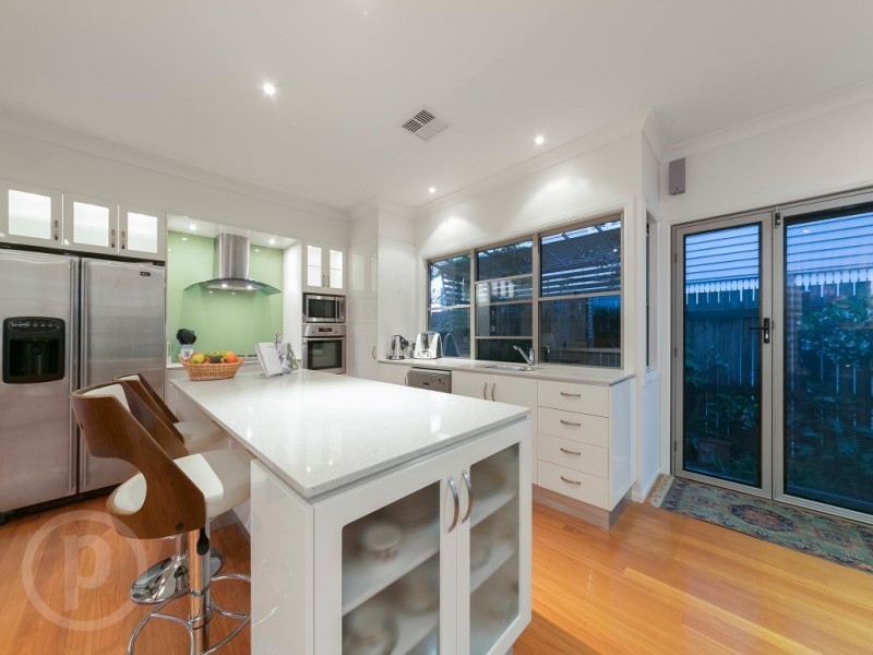 32 Dan Street, Graceville QLD 4075