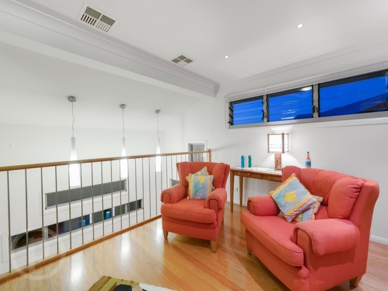 32 Dan Street, Graceville QLD 4075