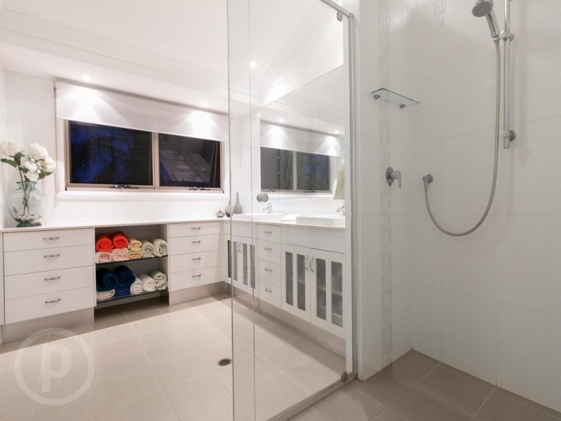 32 Dan Street, Graceville QLD 4075