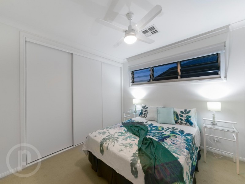 32 Dan Street, Graceville QLD 4075