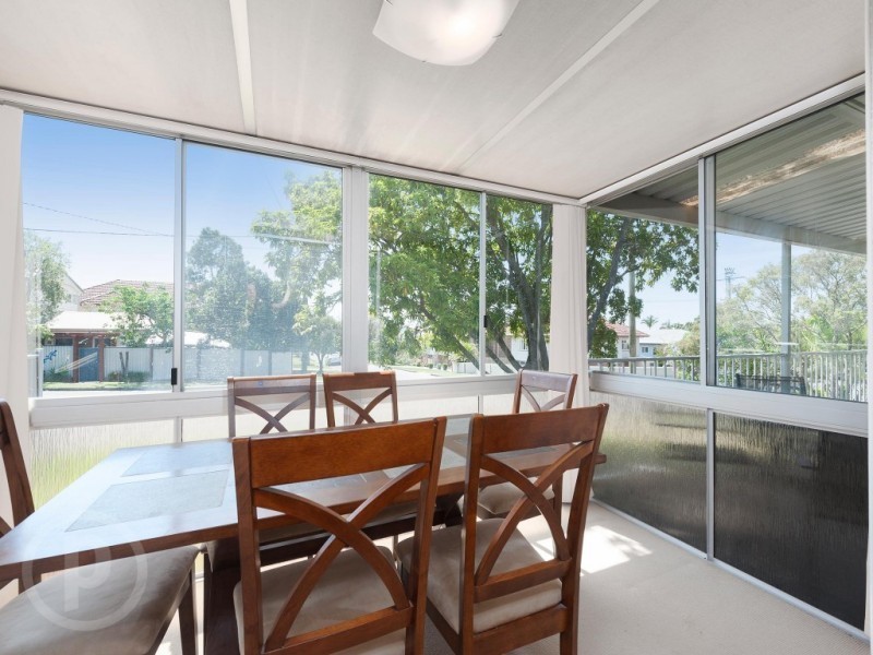 77 Douglas Street, Oxley QLD 4075