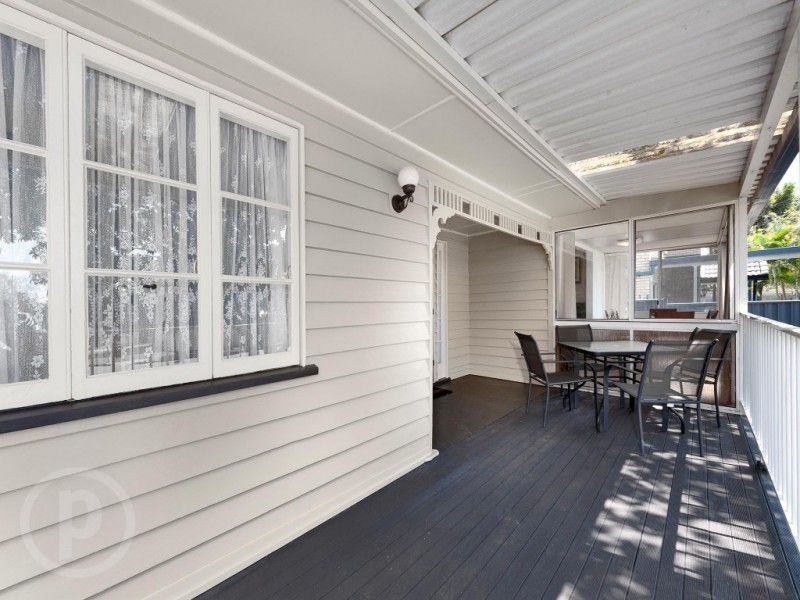 77 Douglas Street, Oxley QLD 4075