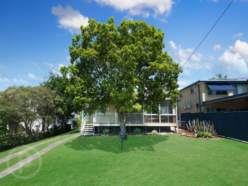 77 Douglas Street, Oxley QLD 4075