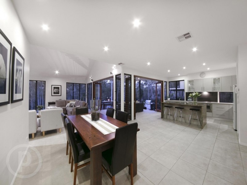 8 Silky Oak Drive, Brookwater QLD 4300