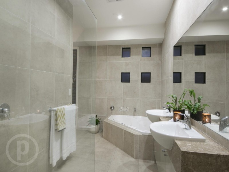 8 Silky Oak Drive, Brookwater QLD 4300
