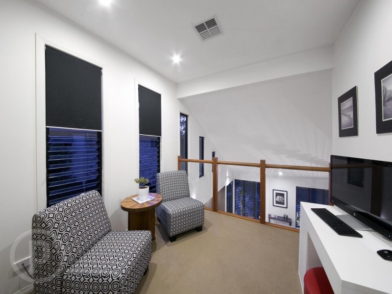 8 Silky Oak Drive, Brookwater QLD 4300