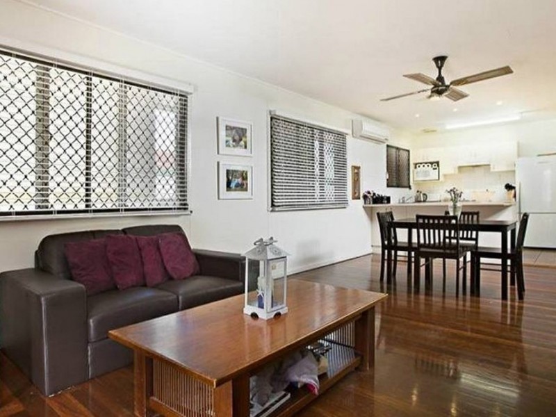 15 Borden Street, Sherwood QLD 4075