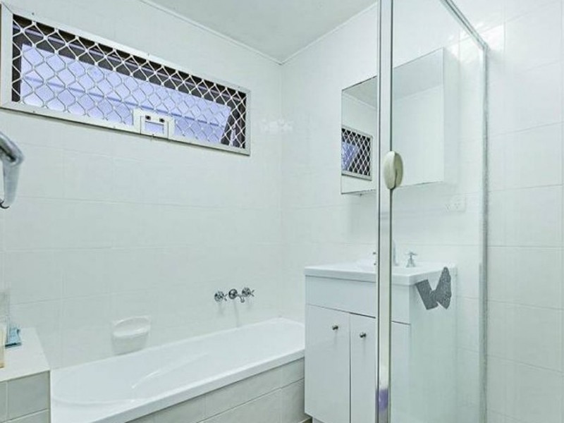 15 Borden Street, Sherwood QLD 4075