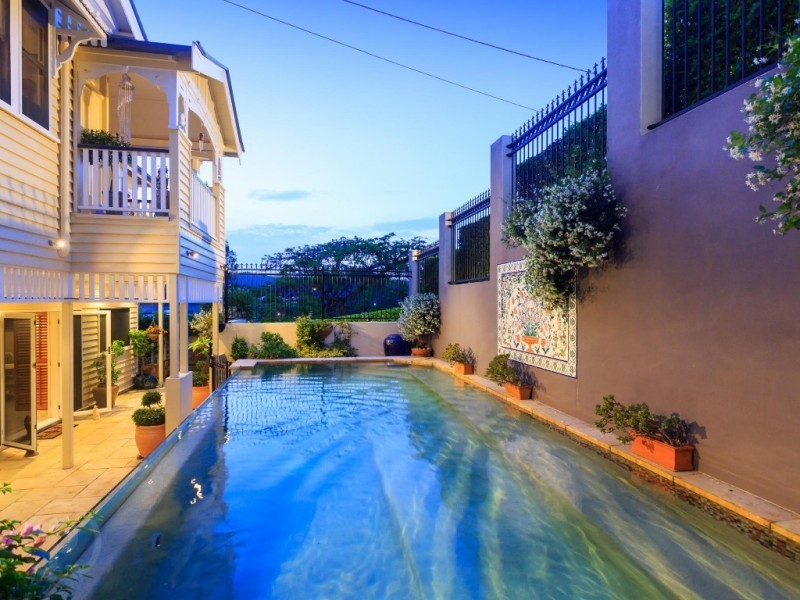 11 Prospect Terrace, St Lucia QLD 4067