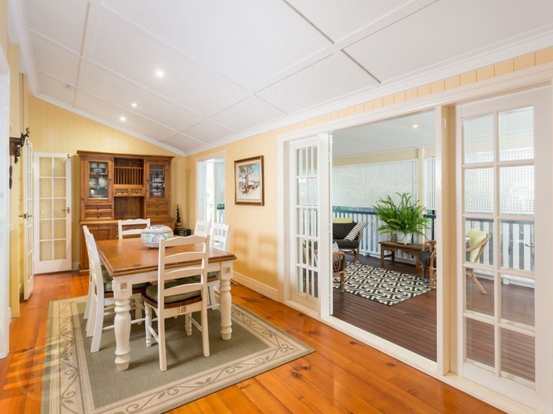 11 Prospect Terrace, St Lucia QLD 4067