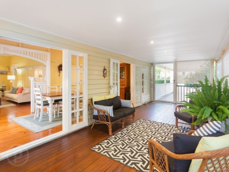 11 Prospect Terrace, St Lucia QLD 4067