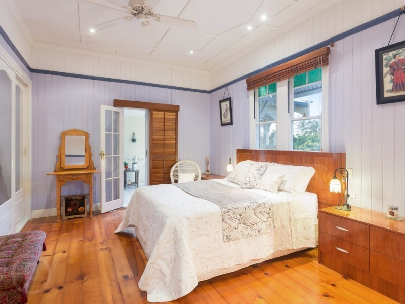 11 Prospect Terrace, St Lucia QLD 4067
