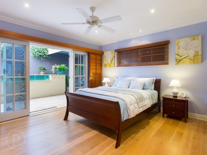 11 Prospect Terrace, St Lucia QLD 4067