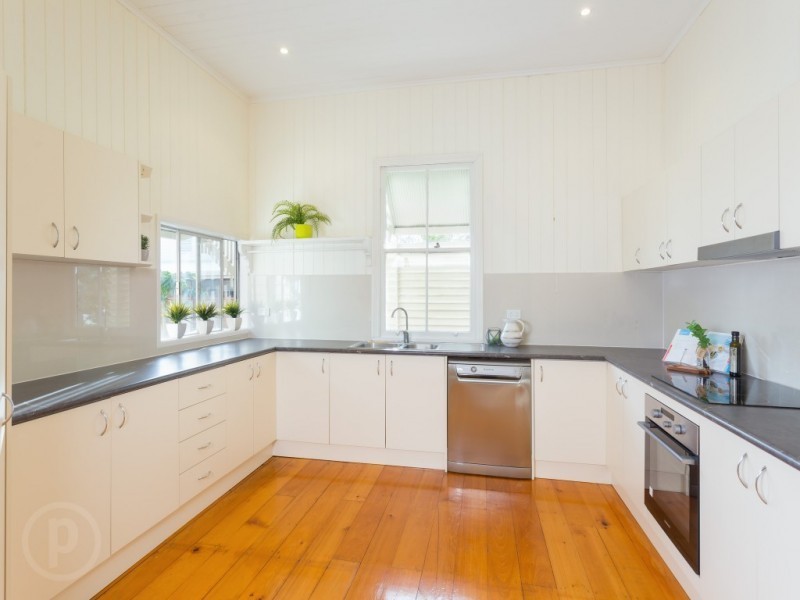 55 Strong Avenue, Graceville QLD 4075