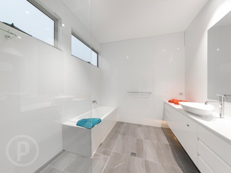 77 Gresham Street, East Brisbane QLD 4169