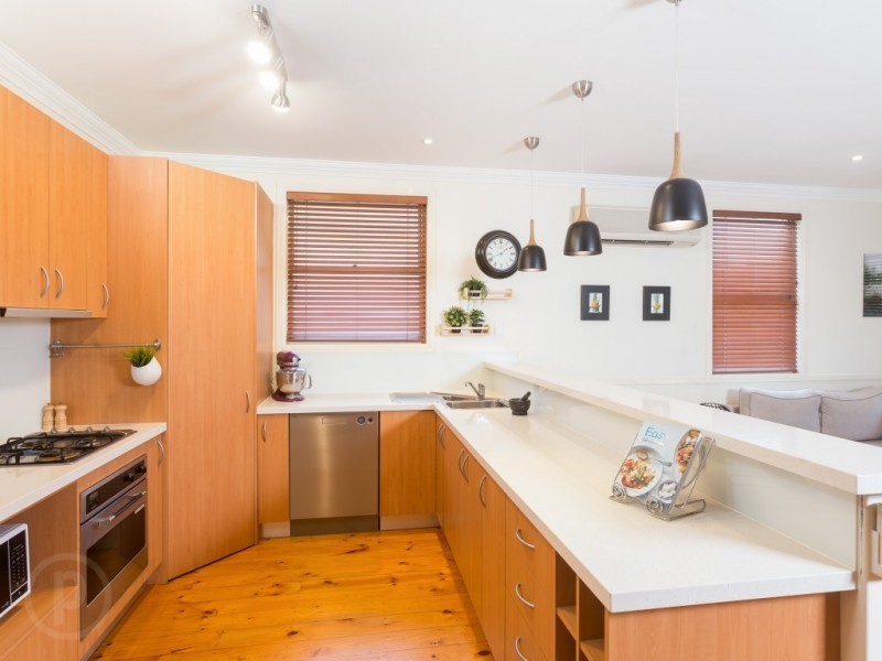 77 Lilly Street, Sherwood QLD 4075