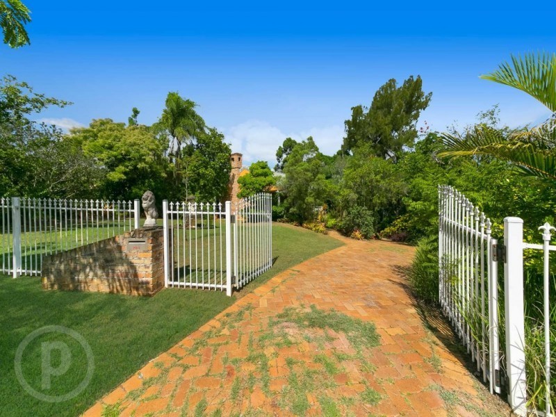 25 Wattlebrush Close, Bellbowrie QLD 4070