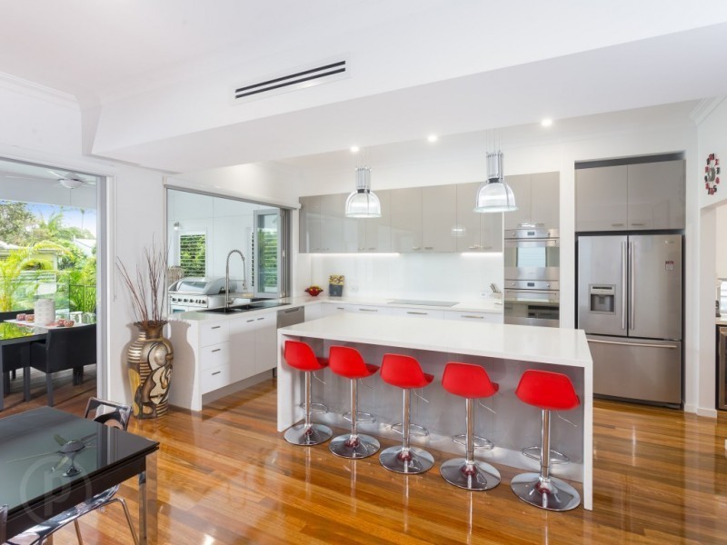 131 Graceville Avenue, Graceville QLD 4075