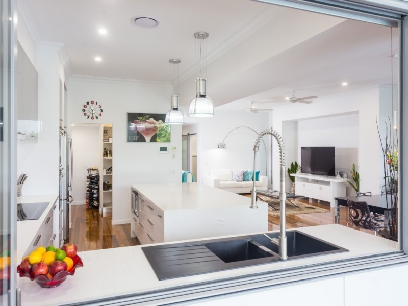 131 Graceville Avenue, Graceville QLD 4075