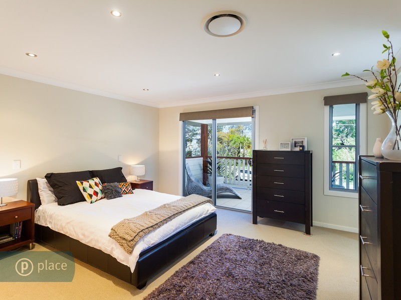 32 Strong Ave, Graceville QLD 4075