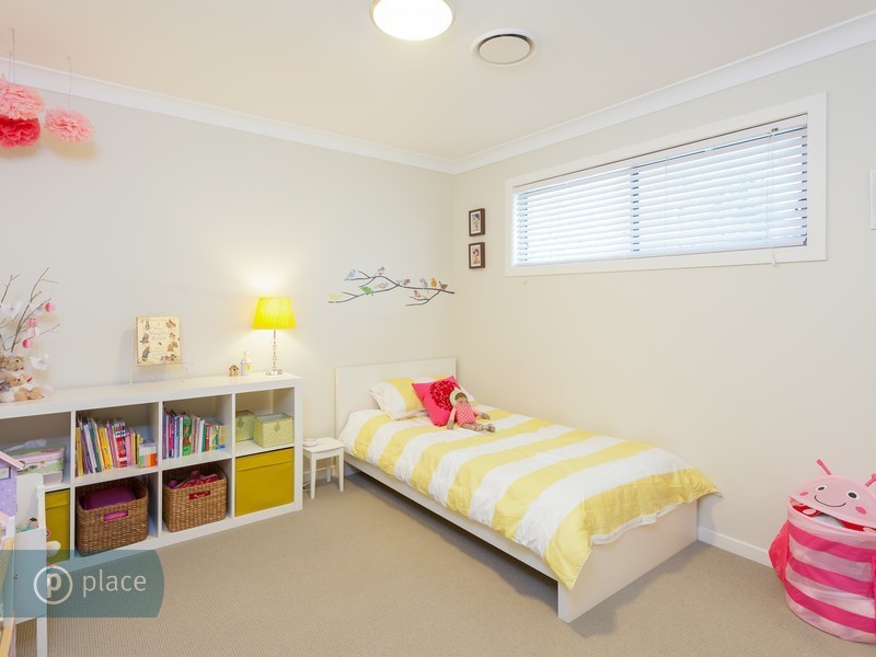 32 Strong Ave, Graceville QLD 4075