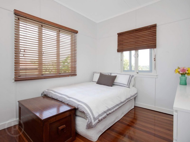 34 Bayford Street, Oxley QLD 4075