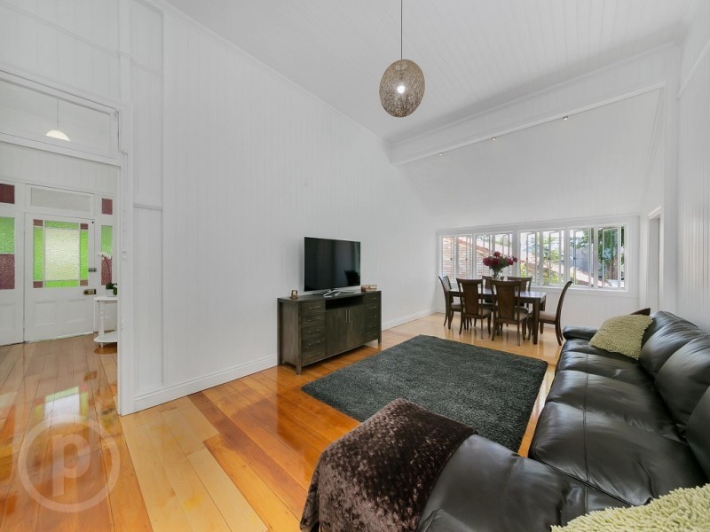 35 Thallon Street, Sherwood QLD 4075