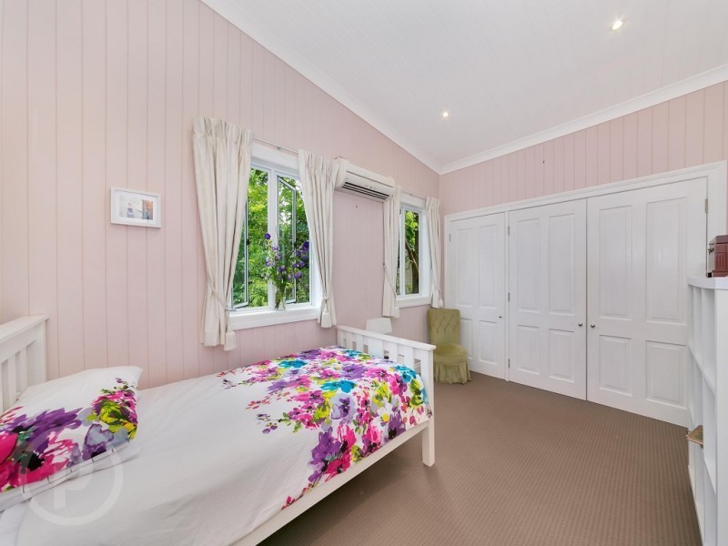 35 Thallon Street, Sherwood QLD 4075