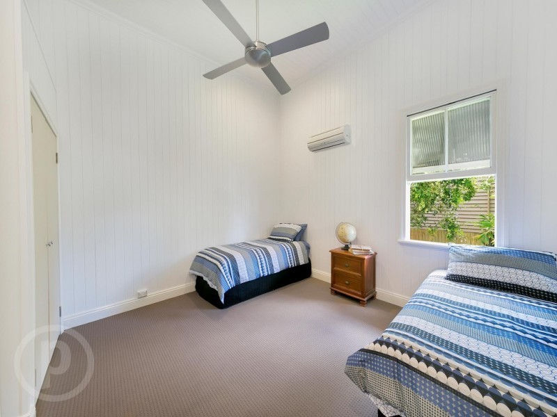 35 Thallon Street, Sherwood QLD 4075