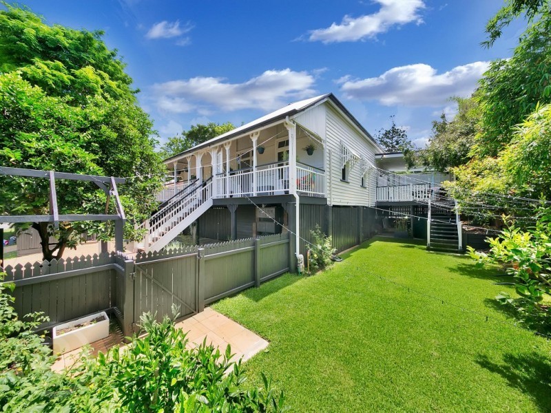 35 Thallon Street, Sherwood QLD 4075