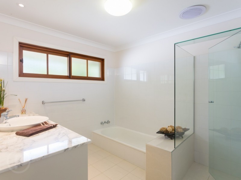 154 Leybourne Street, Chelmer QLD 4068