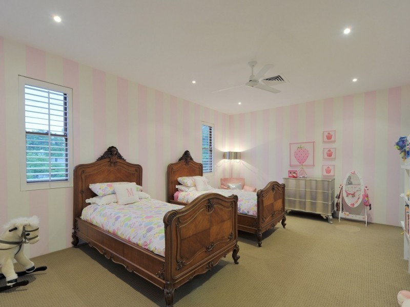 42 King Arthur Terrace, Tennyson QLD 4105