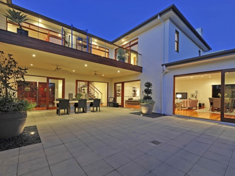 42 King Arthur Terrace, Tennyson QLD 4105