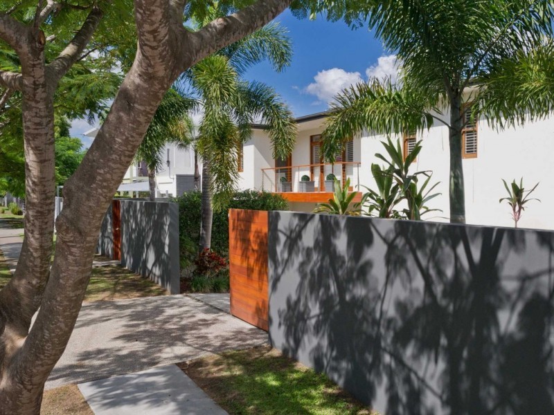 42 King Arthur Terrace, Tennyson QLD 4105