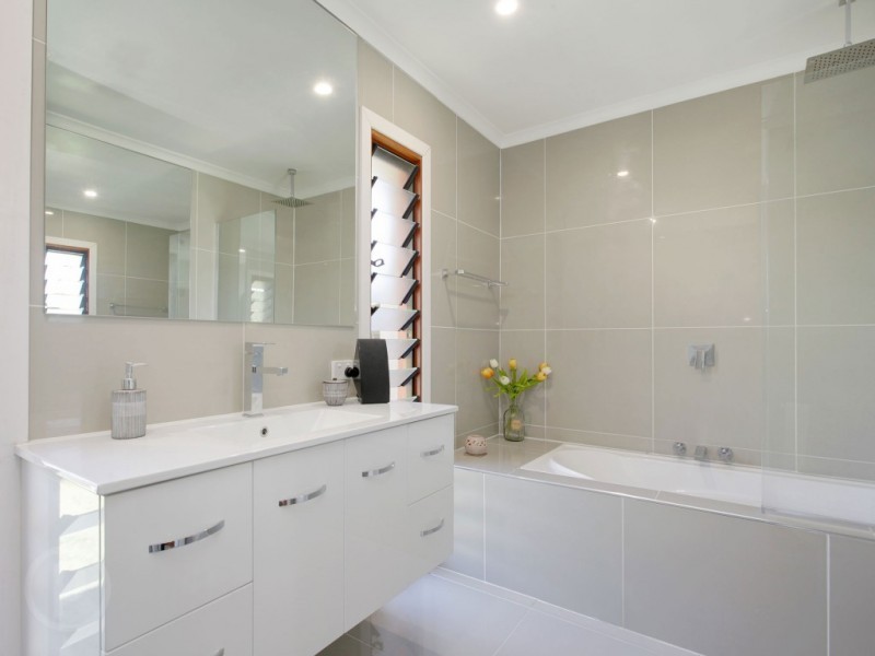 9 Nearco Street, Fig Tree Pocket QLD 4069