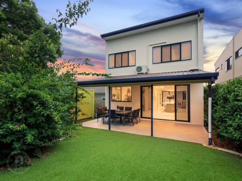 19 Merlin Street, Tennyson QLD 4105