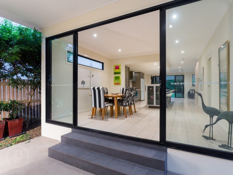 19 Merlin Street, Tennyson QLD 4105