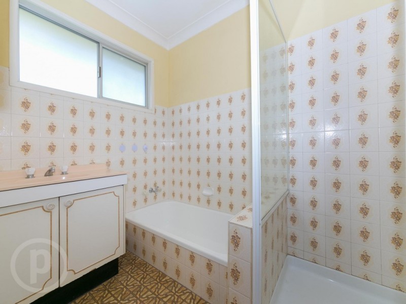 7 Ron Street, Camira QLD 4300