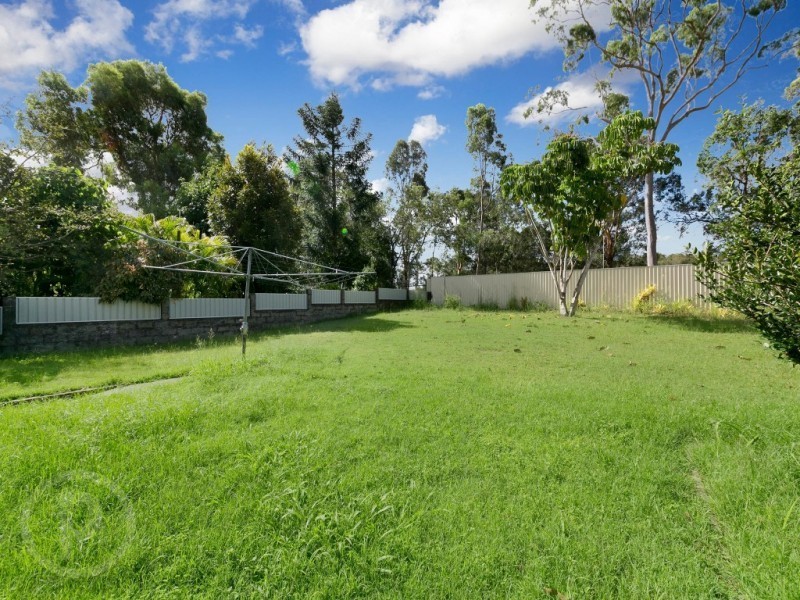 7 Ron Street, Camira QLD 4300