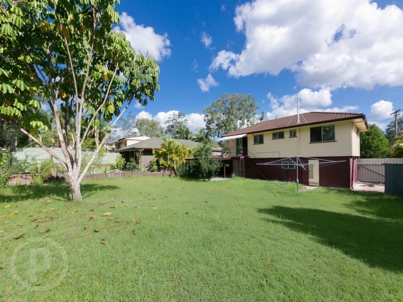 7 Ron Street, Camira QLD 4300