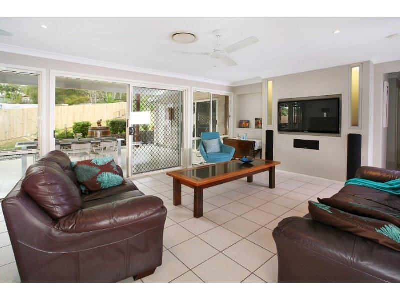 12 Tancred Place, Bellbowrie QLD 4070