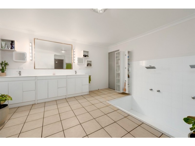 16 Anchusa Street, Bellbowrie QLD 4070