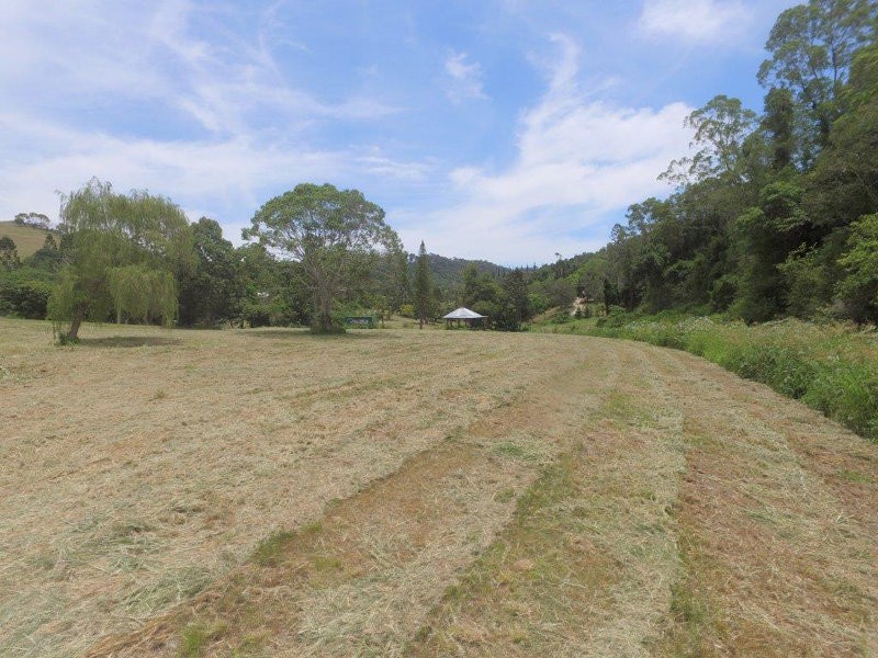 361 Savages Road, Brookfield QLD 4069