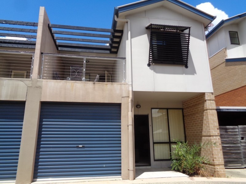 9/11 Cardross Street, Yeronga QLD 4104