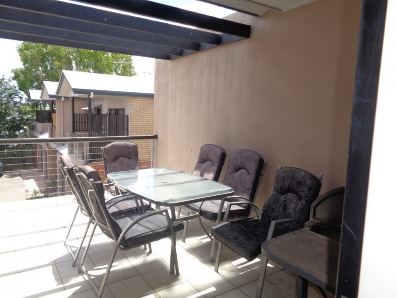 9/11 Cardross Street, Yeronga QLD 4104