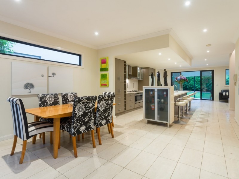 19 Merlin Street, Tennyson QLD 4105