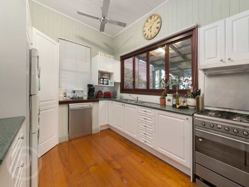 26 Graceville Avenue, Graceville QLD 4075