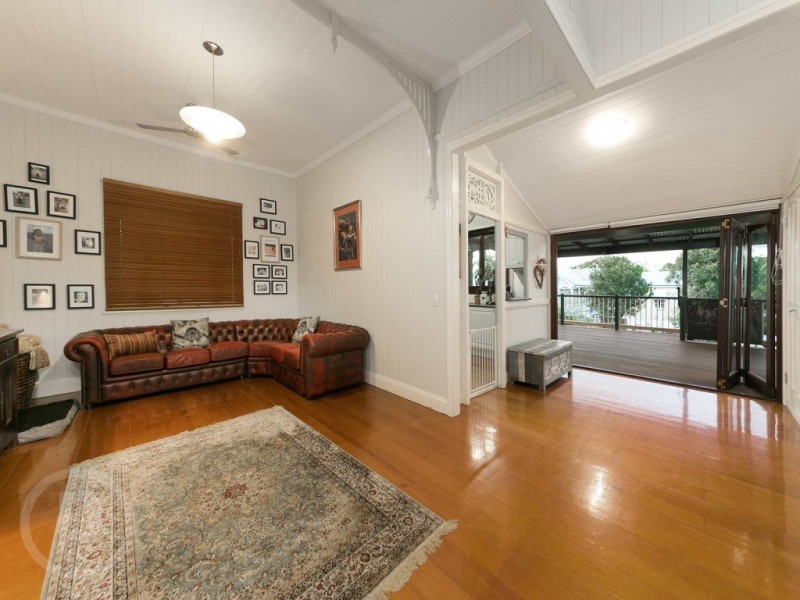 26 Graceville Avenue, Graceville QLD 4075